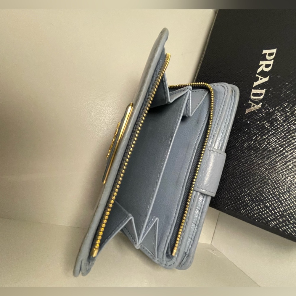 Prada, compact wallet - Picture 7 of 10